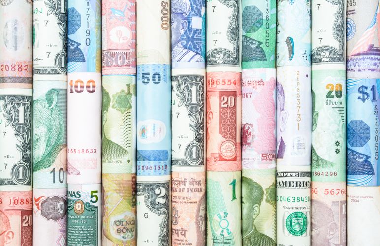 Tips For Getting The Best Currency Rates When Shopping Abroad