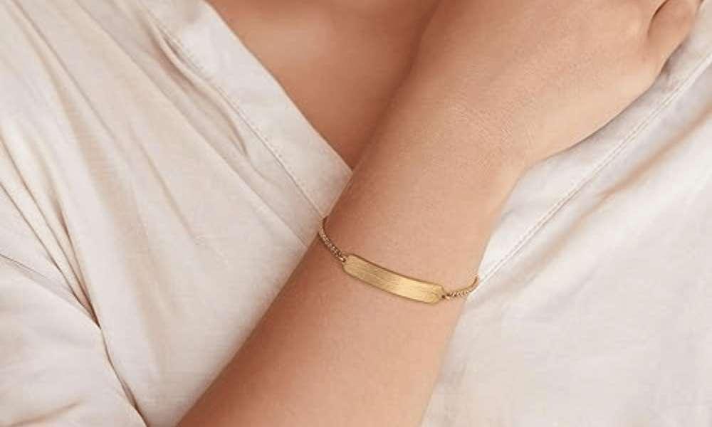 A woman wrist wearing a bracelet.